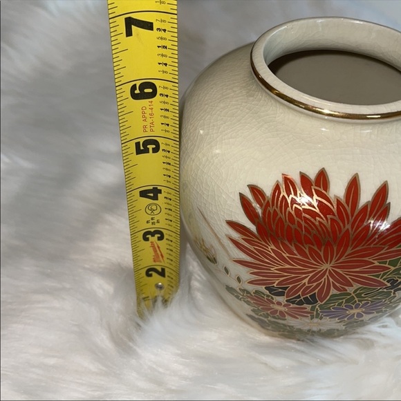 OMC Japanese Porcelain Vase EUC - Picture 9 of 11